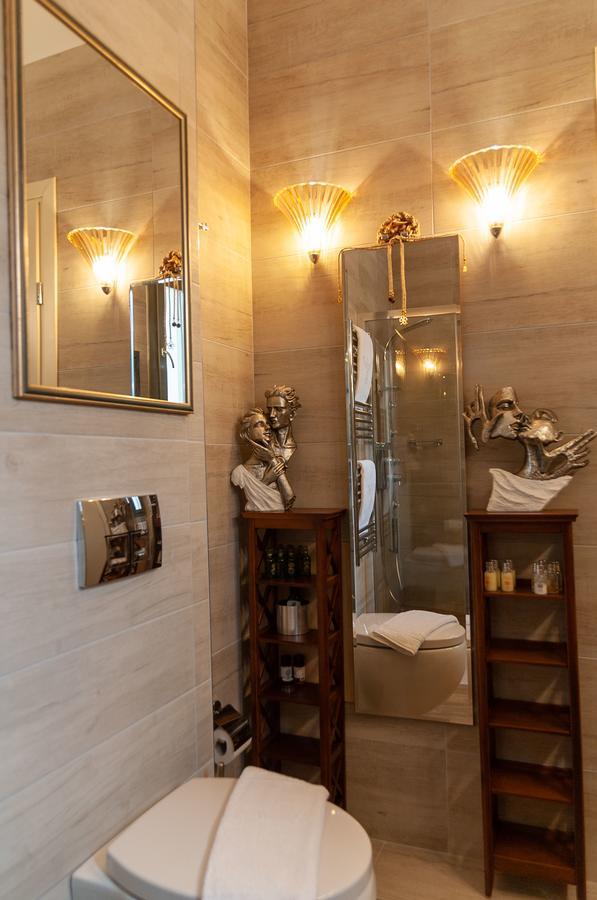 Faces Art Aparthotel 4*